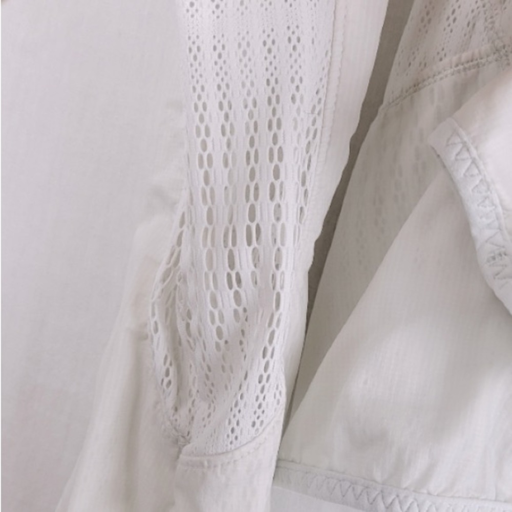 🤍LULULEMON🤍 Run Nada Windbreaker Grayish-white.. Size 6. - Picture 7 of 11